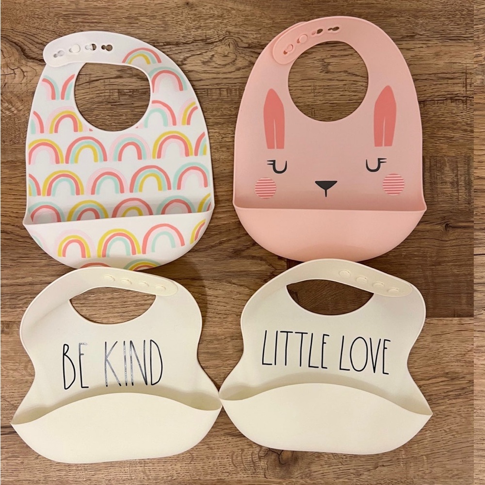 ❌SOLD❌ Easy clean bibs